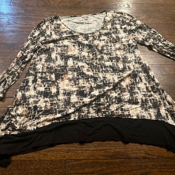 J Jill Wearever Collection Tunic Top Size M Black / Brown Flare V-Neck Shirt - Picture 2 of 3
